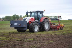 Friese slimmigheid: Getrokken frees-zaai-combinatie niet-kerend alternatief in mais