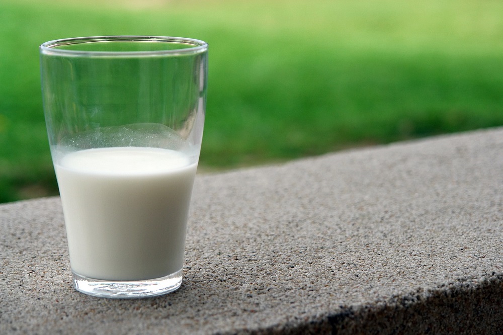 Prijsverschil tussen biologische en gangbare melk afgenomen