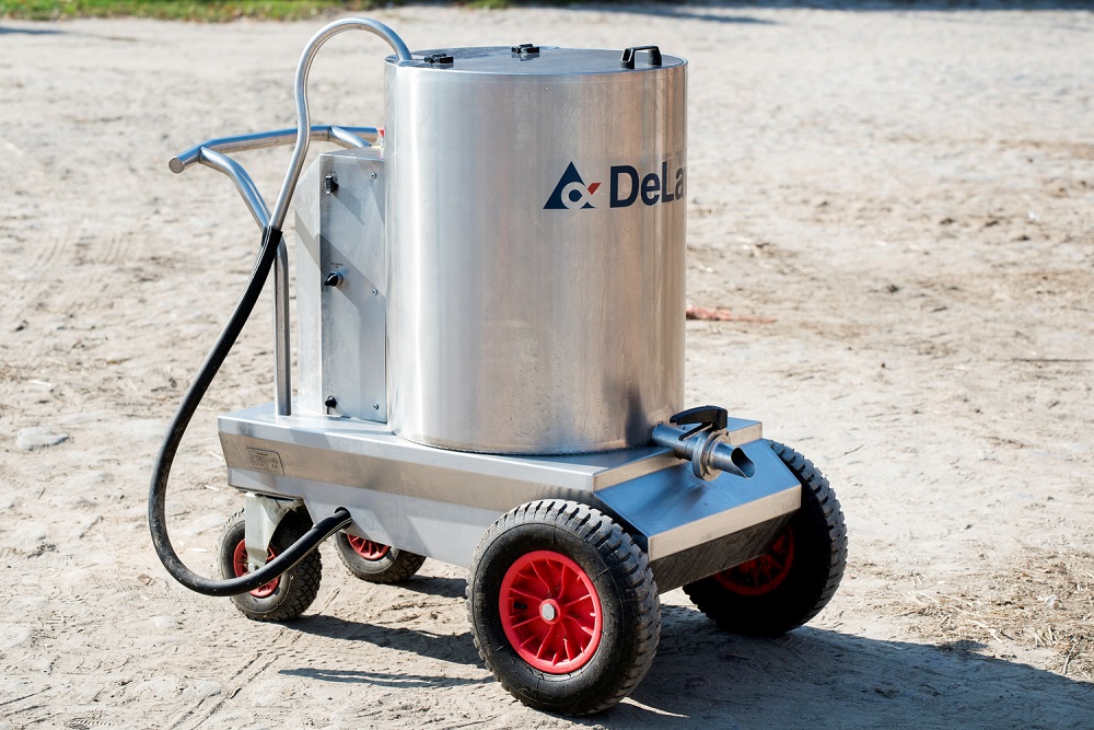 DeLaval breidt assortiment uit met twee melkmobielen voor kalveren