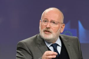 Boeren in gesprek met Timmermans over landbouwplannen