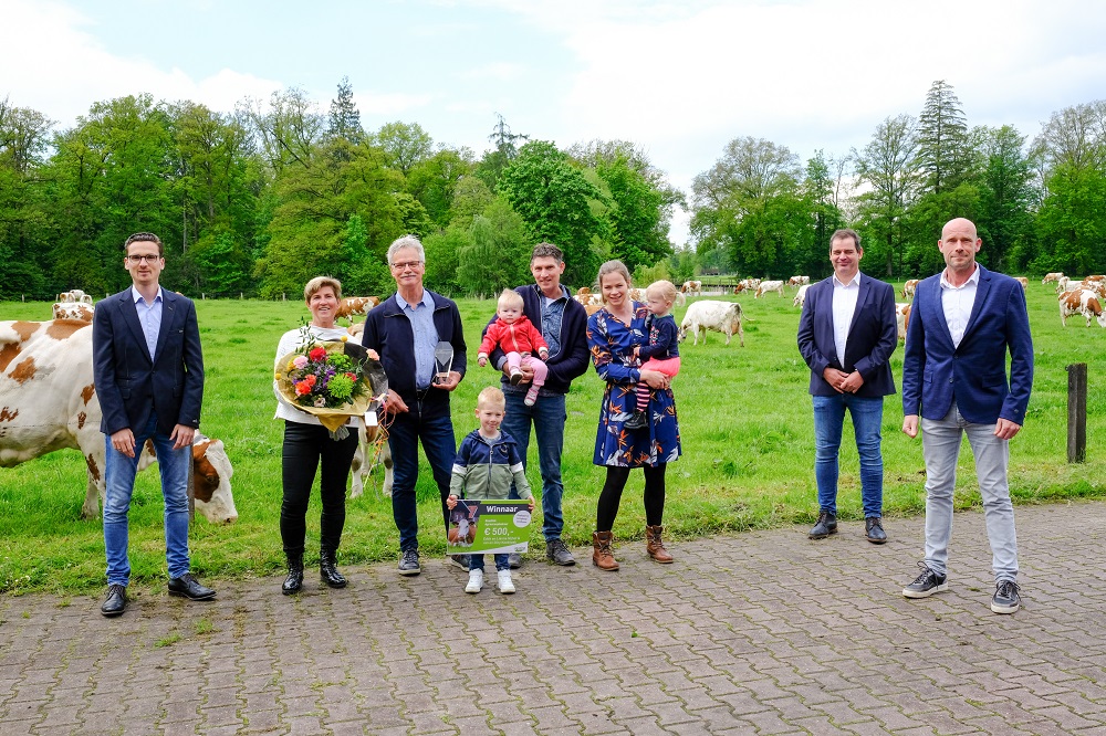 Familie Koekkoek-Nijhof wint Agroscoopbokaal biologisch