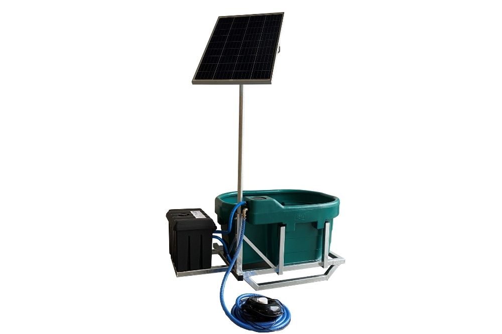 Nieuw: met palletlepels verplaatsbare weidedrinksystemen op zonne-energie