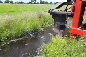 Boeren uit Oudewater experimenteren met subirrigatie via molgangen