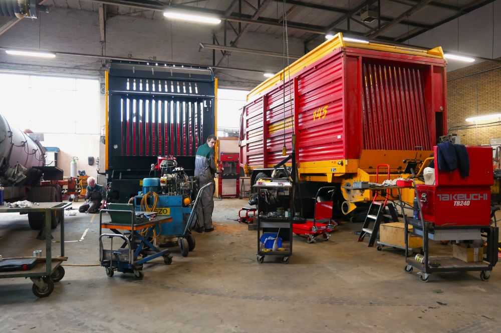 Rondje werkplaats bij... Meinderts Wergea