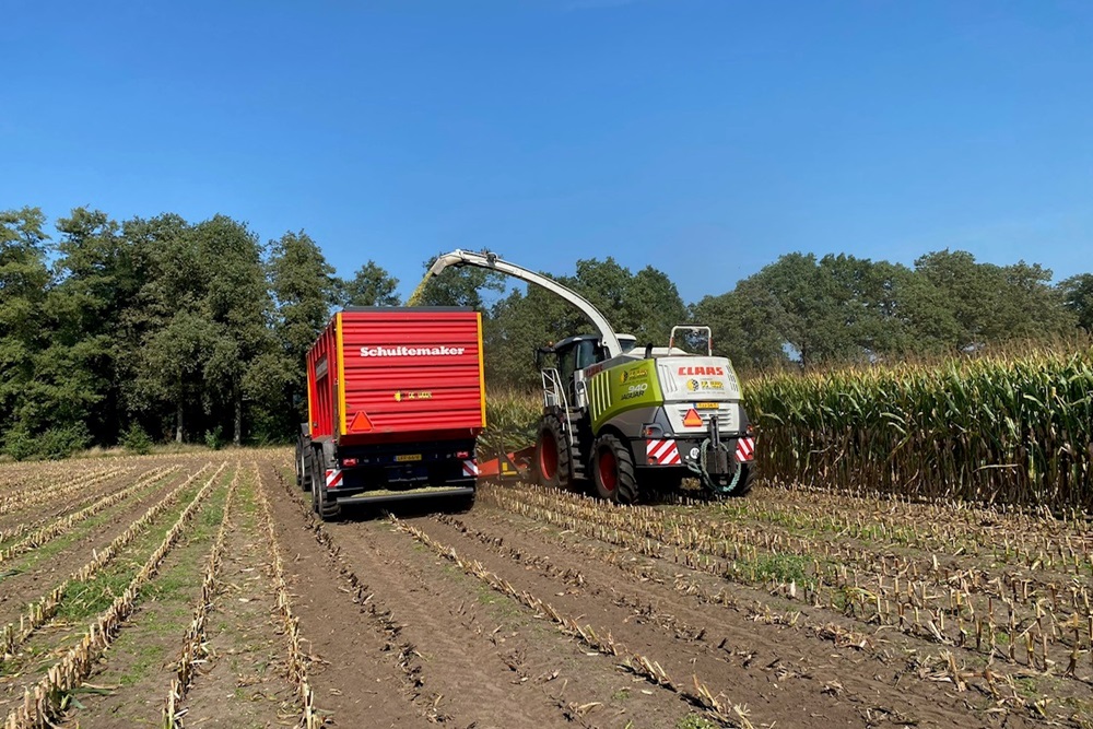 Overijssels loonbedrijf levert hakselkwaliteit met Kemper Proficracker: “Gekneusde maiskorrel is echt een ander product”