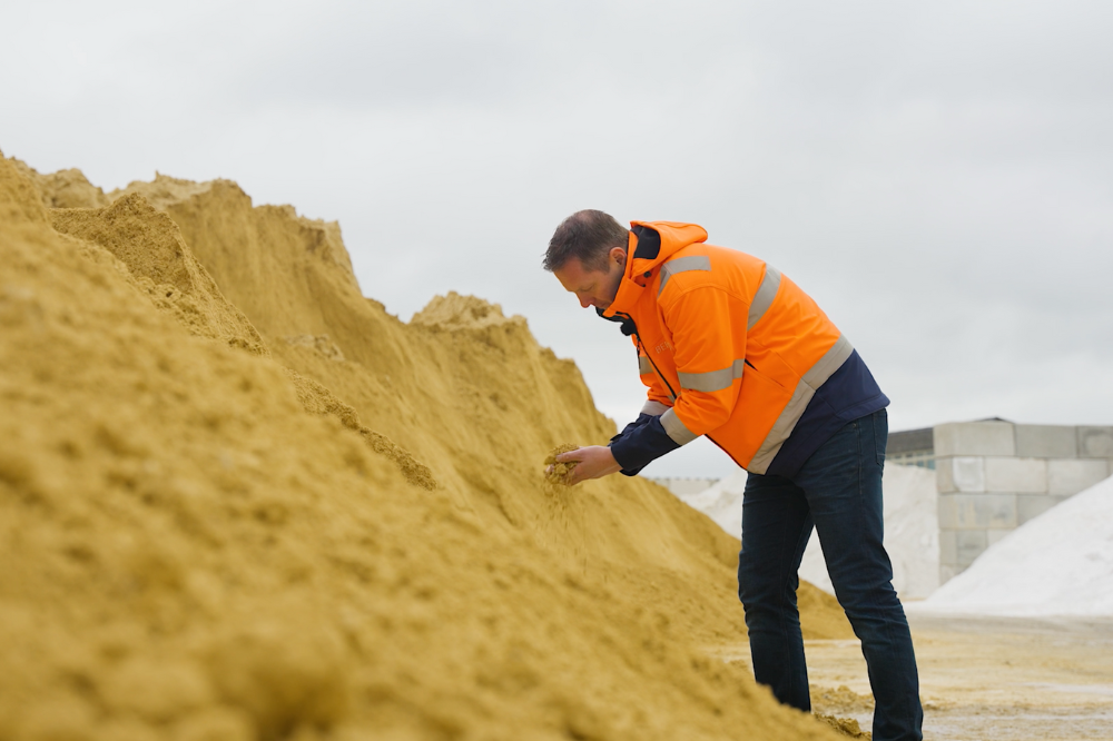 Een kijkje achter de schermen: zo worden stalstrooisels gemaakt