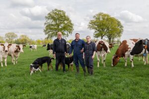 Melkveebedrijf Groot Nibbelink wint Agroscoopbokaal Melkvee 2025