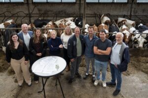 Melkveehouders in de Ronde Hoep meten zelf uitstoot en nemen maatregelen