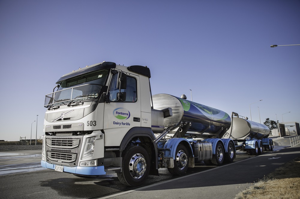 Melkprijs onder druk: ‘Fonterra wentelt risico’s af op boeren’