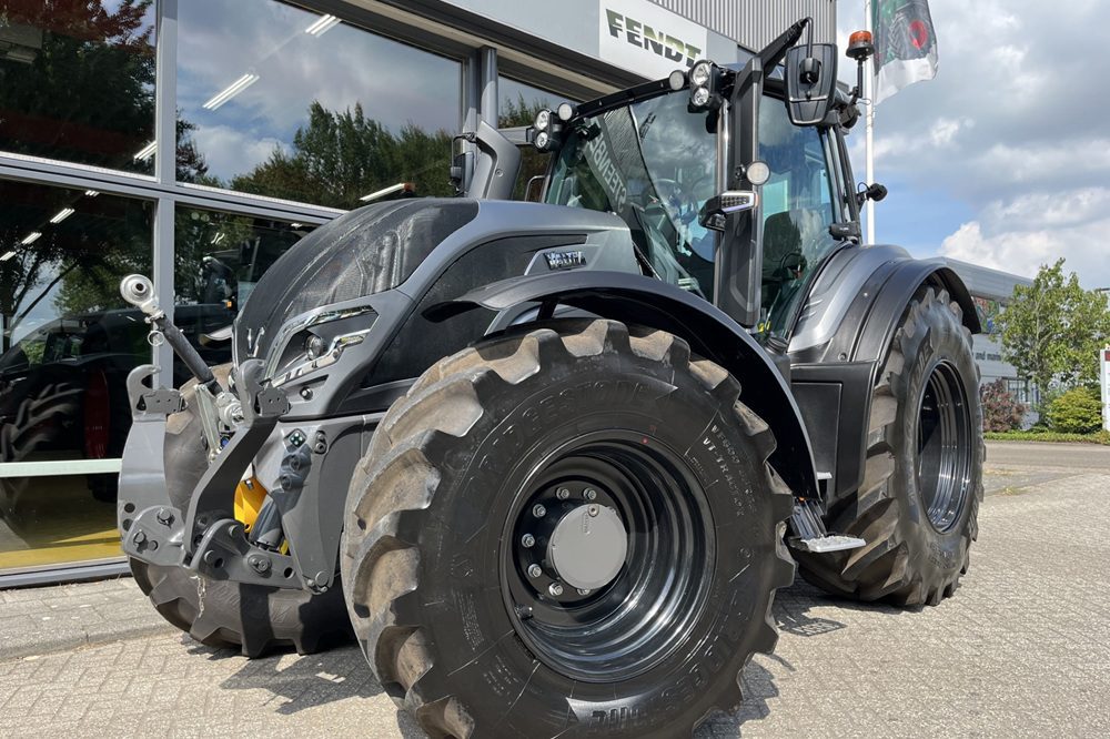Steenbergen Mechanisatie naast Fendt ook Valtra-dealer