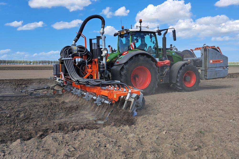 De derde machine die tijdens de demo haar kunsten vertoonde was een Schouten sleepslangcombinatie met schijvenegbemester